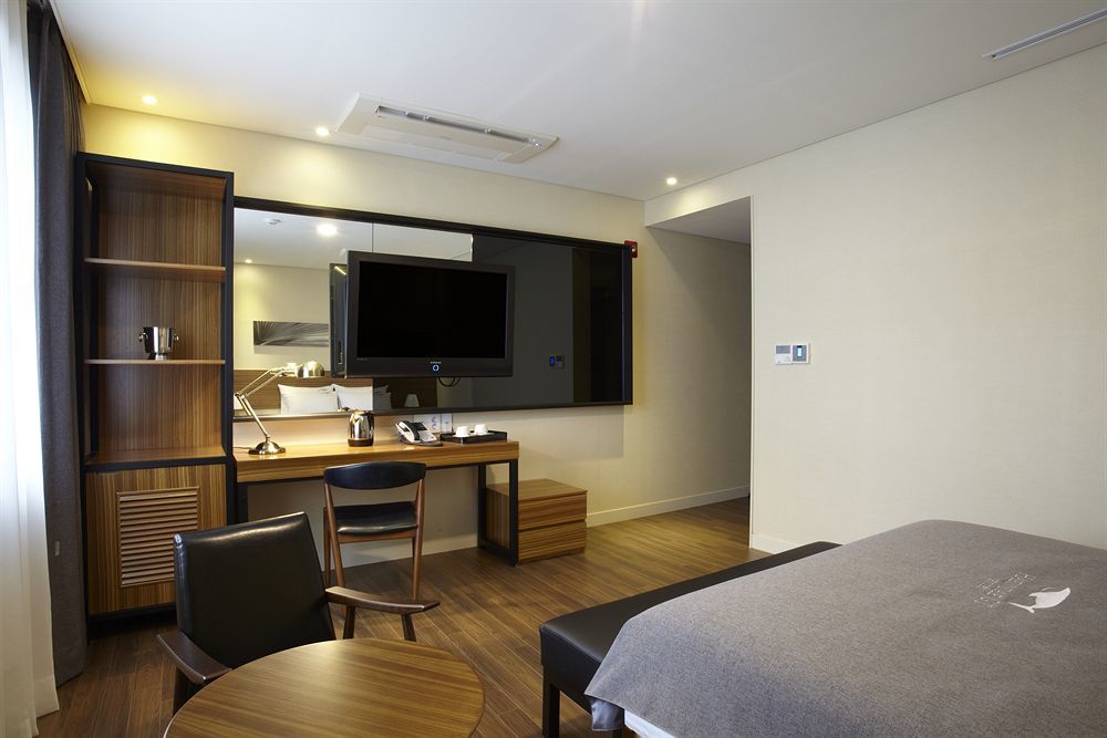 Cinema House Hotel In Пусан Екстериор снимка