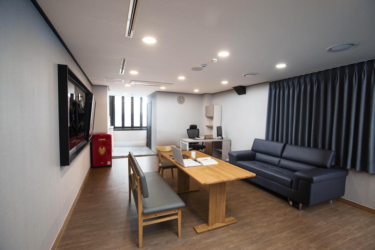 Cinema House Hotel In Пусан Екстериор снимка