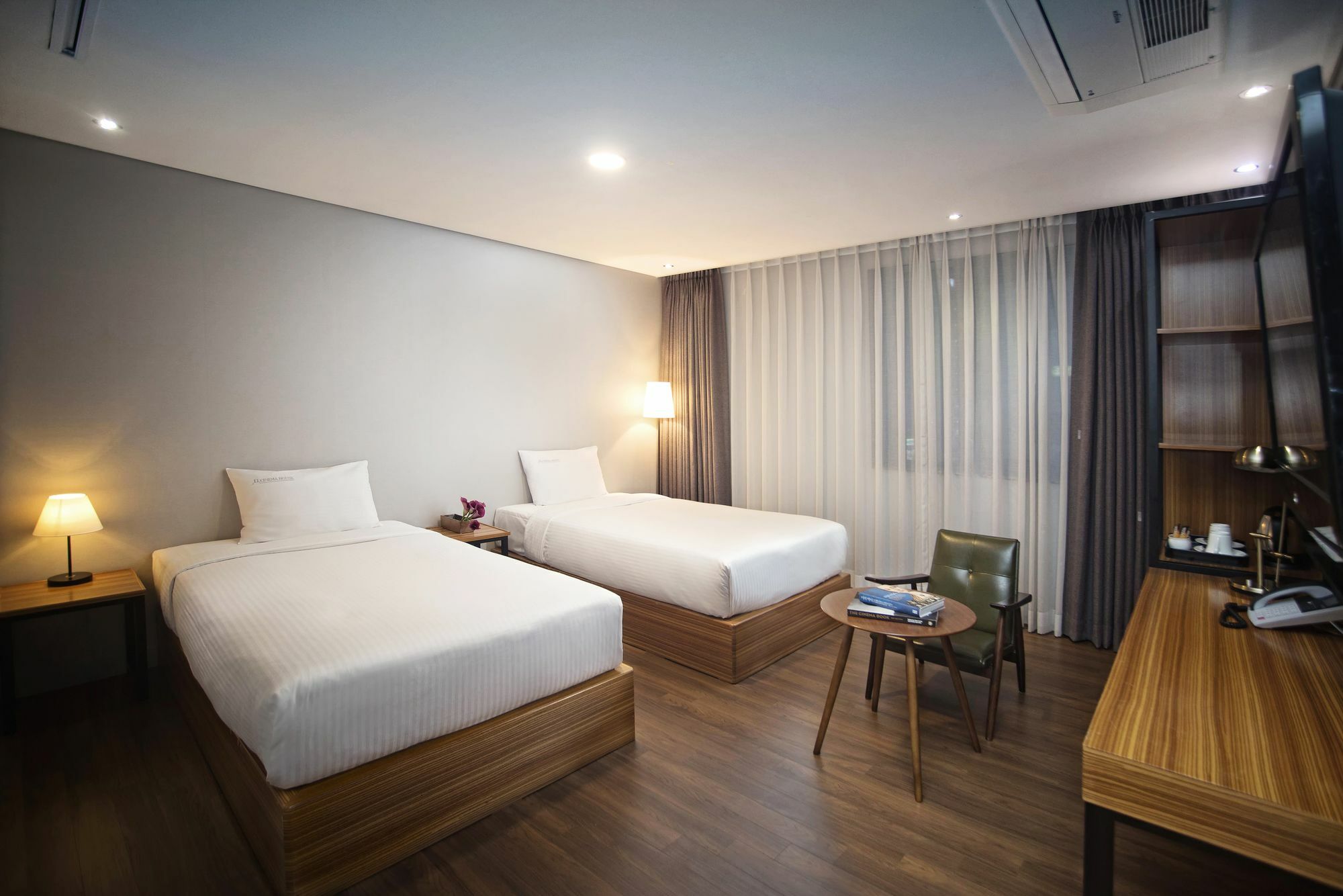 Cinema House Hotel In Пусан Екстериор снимка