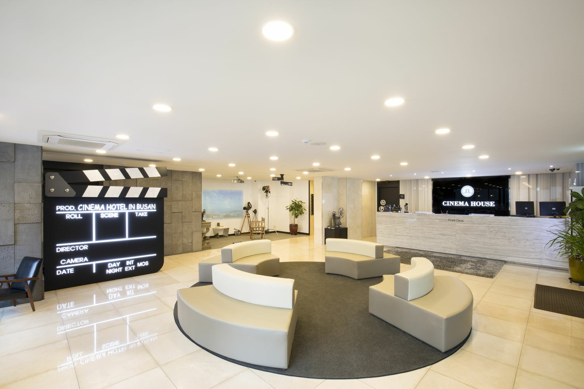 Cinema House Hotel In Пусан Екстериор снимка